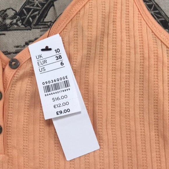 TOPSHOP Orange Ribbed Button Vest - Picture 3 of 4